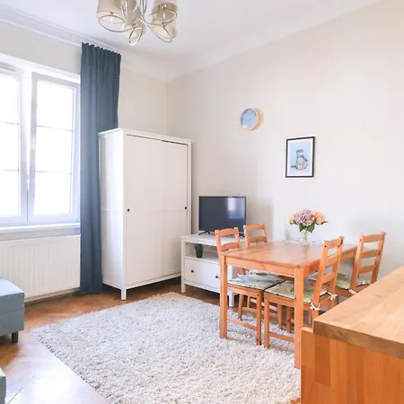 Aparthotel Station 3*