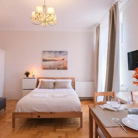 Station Aparthotel