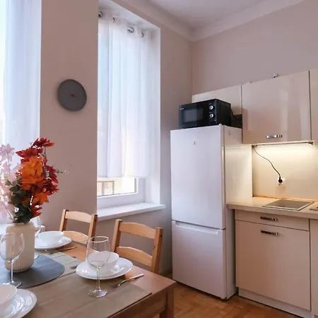 Ξενοδοχείο με διαμερίσματα Station Krasków