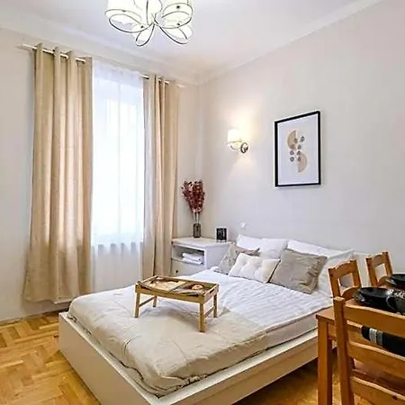 Aparthotel Station 3*